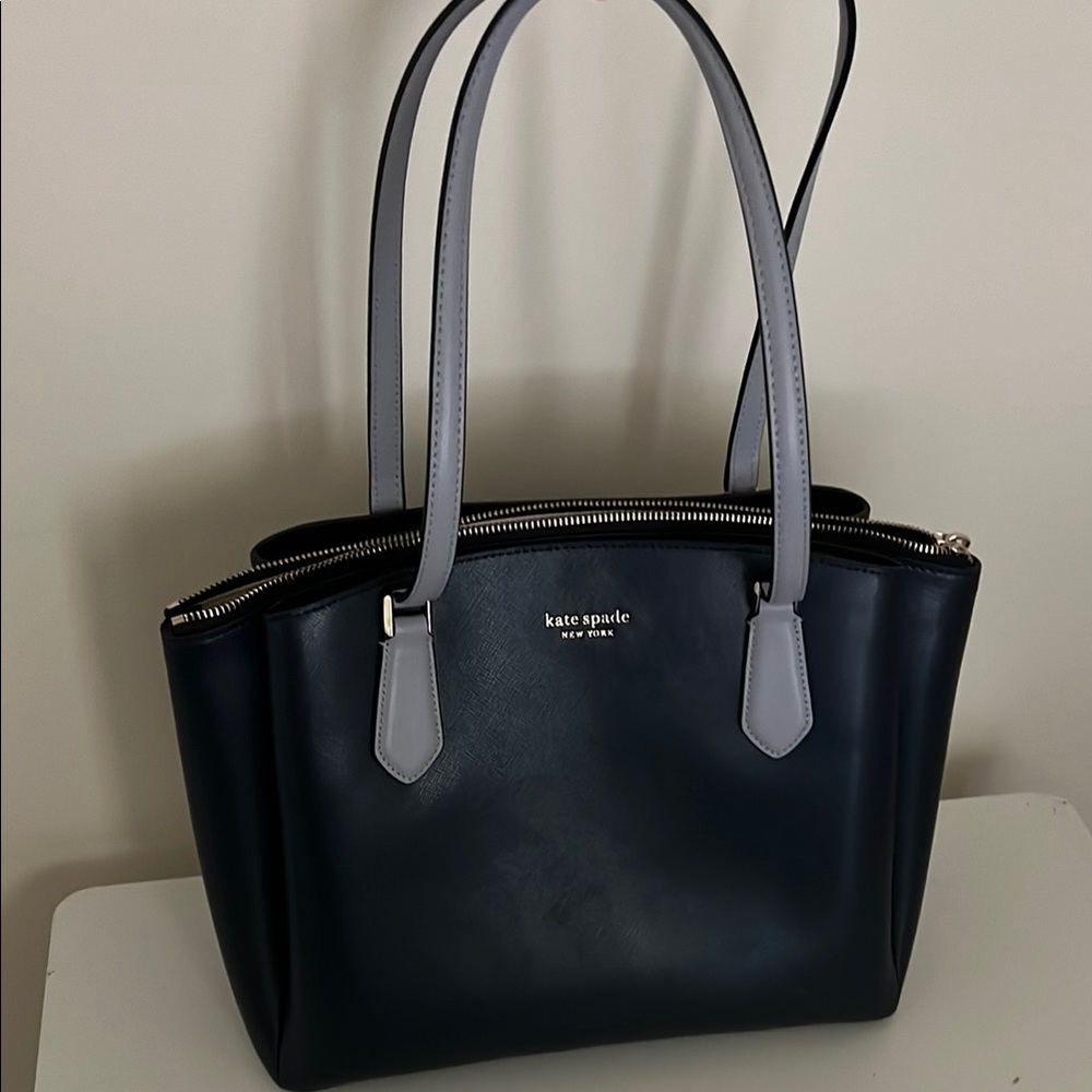 Kate Spade Booked Tote in Navy